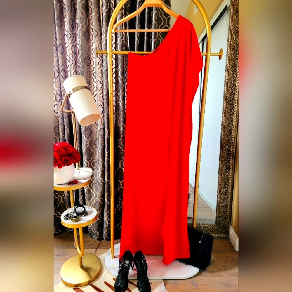 Drop shoulder cocktail dress